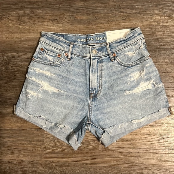 American Eagle Strigid Super High Rise Relaxed Distressed Jean Shorts 25 - Picture 3 of 12